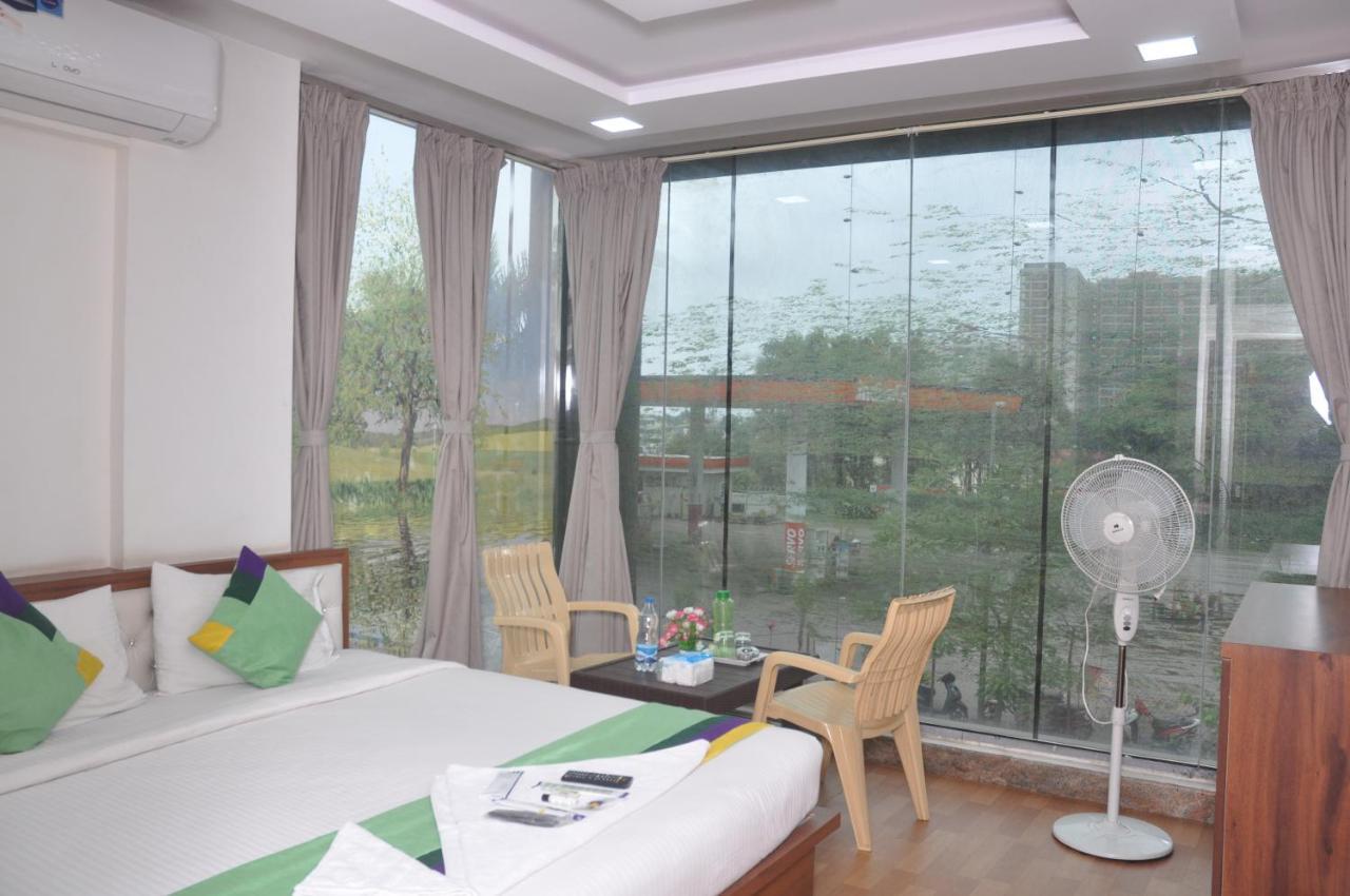 J C Comforts Hotel Bangalore Ngoại thất bức ảnh