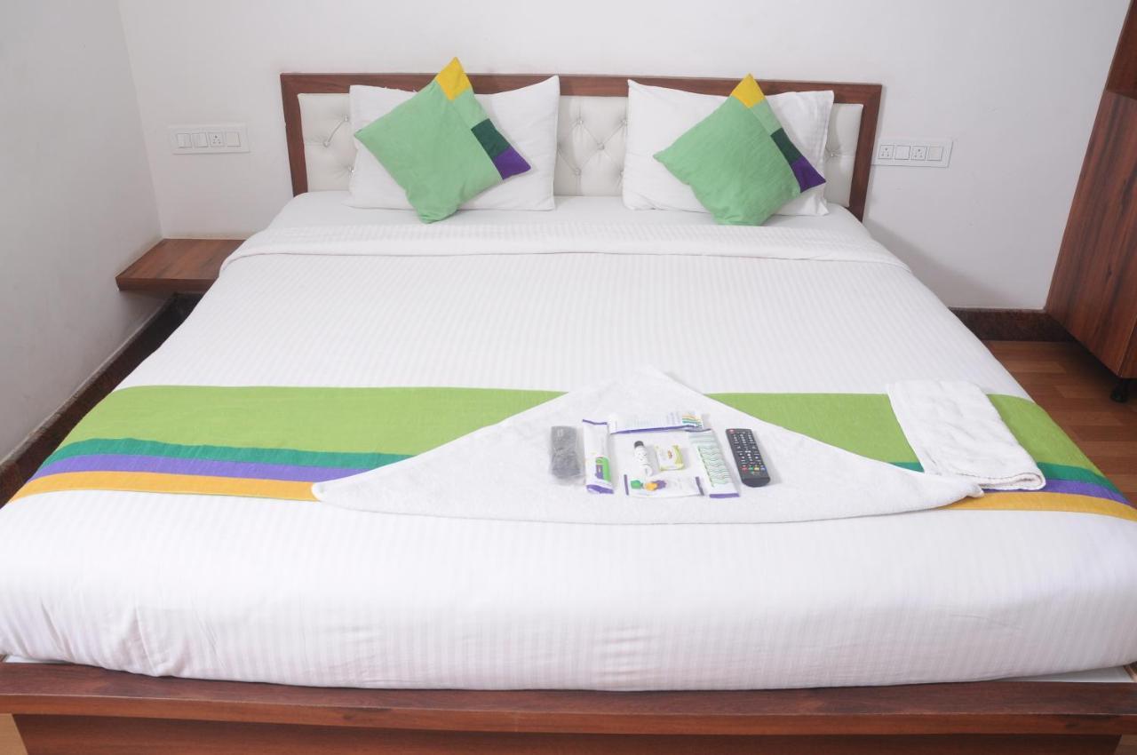 J C Comforts Hotel Bangalore Ngoại thất bức ảnh